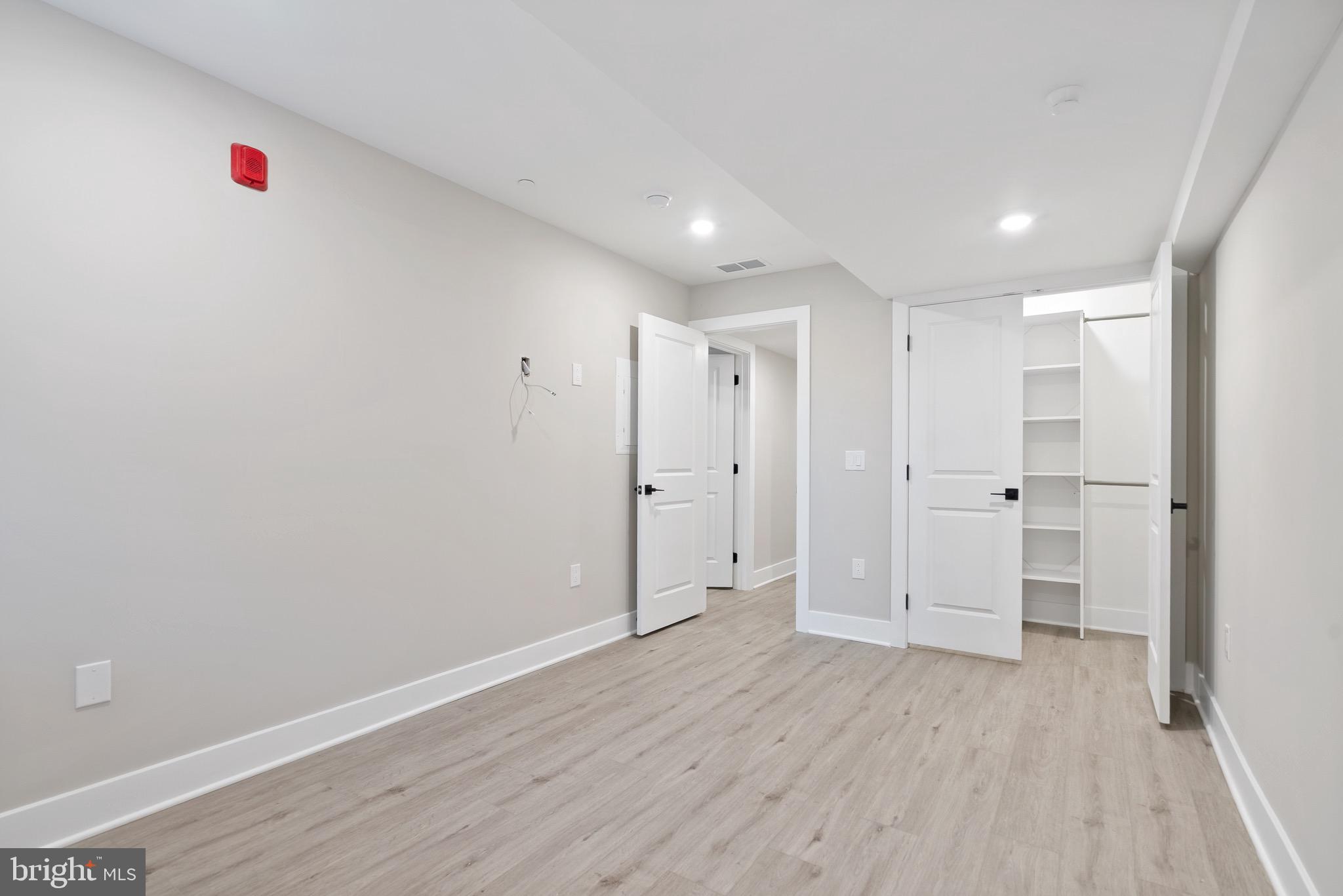 408-10 N FRONT STREET 2