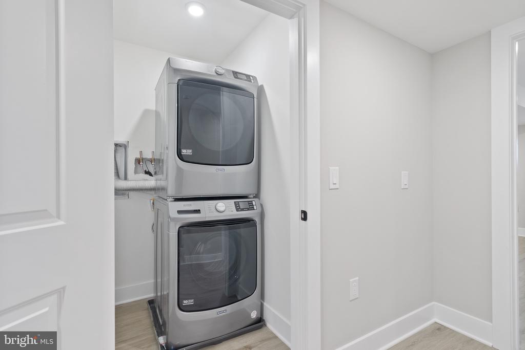 408-10 N FRONT STREET 2