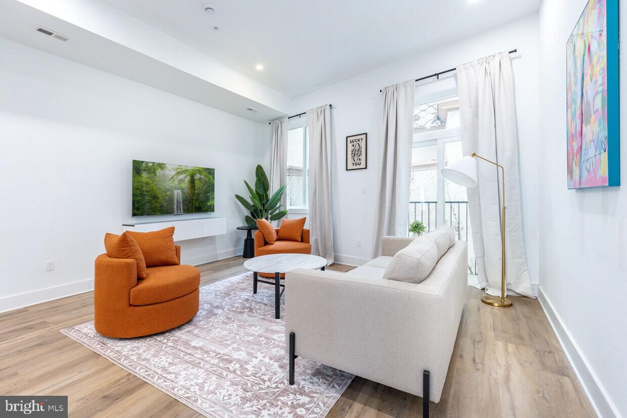 6206 GERMANTOWN AVENUE