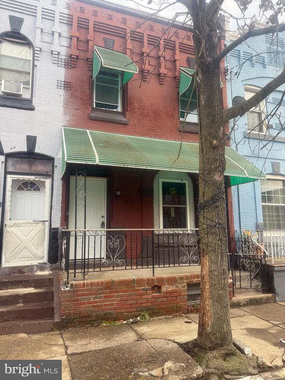 2135 N VAN PELT STREET