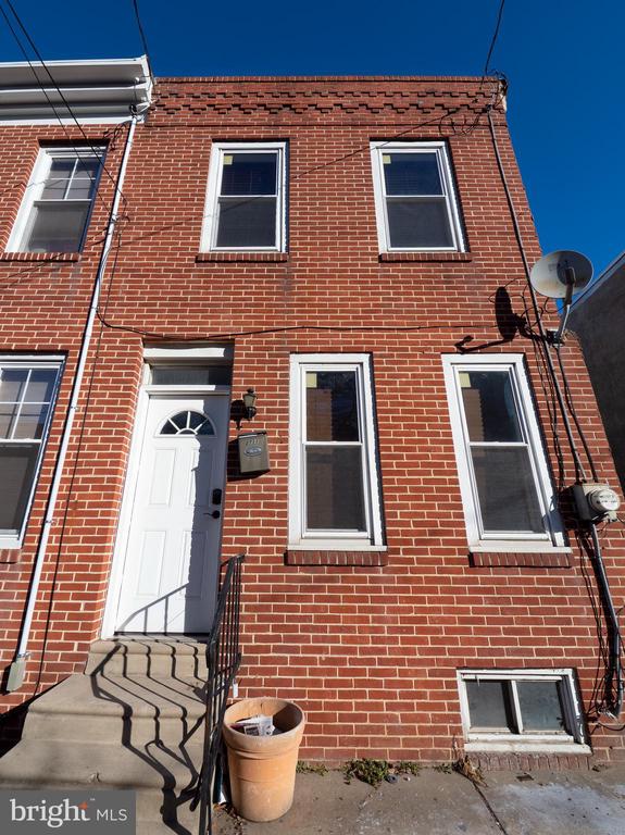 2711 OAKFORD STREET