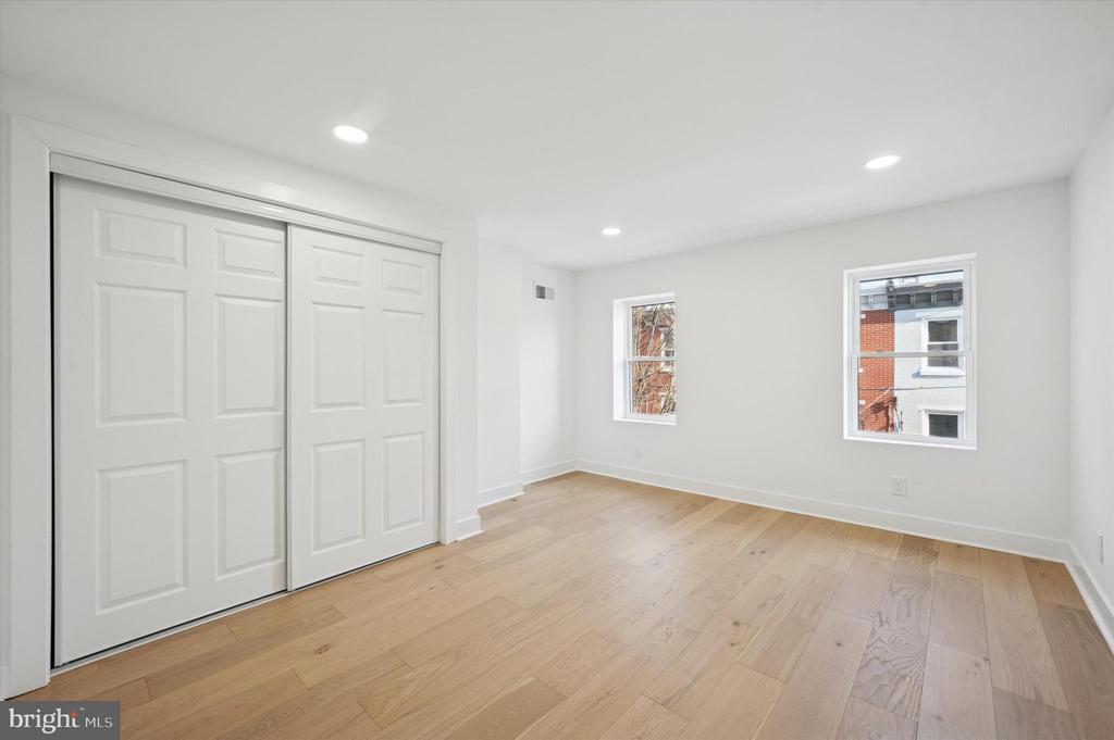 850 N UBER STREET