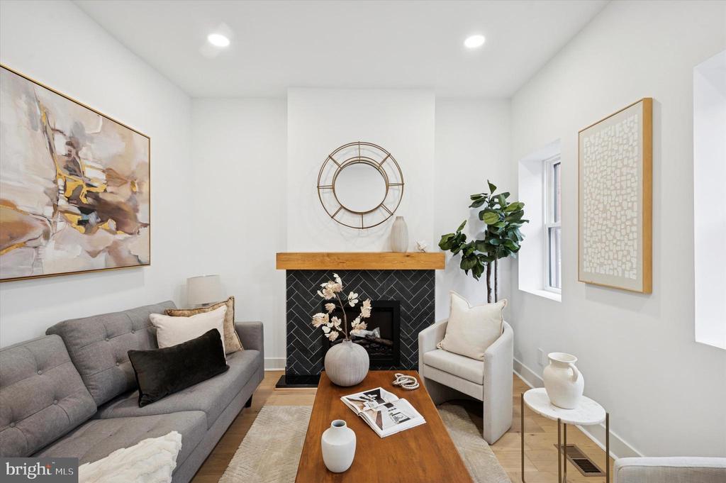 850 N UBER STREET