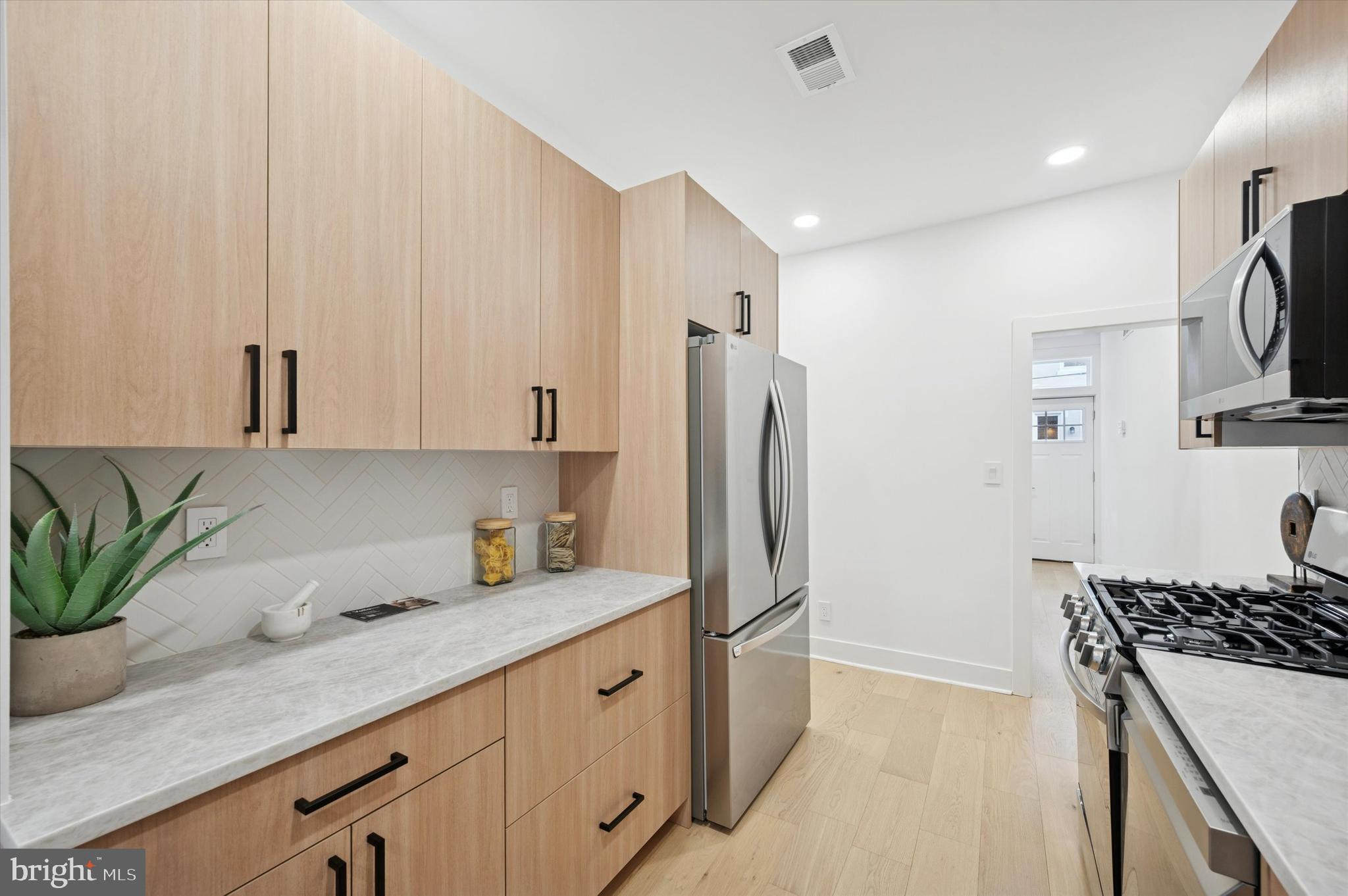 850 N UBER STREET