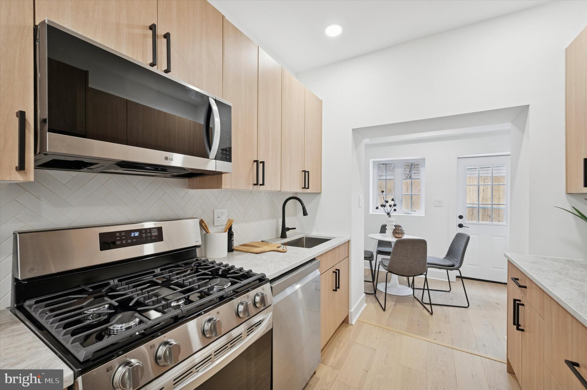 850 N UBER STREET