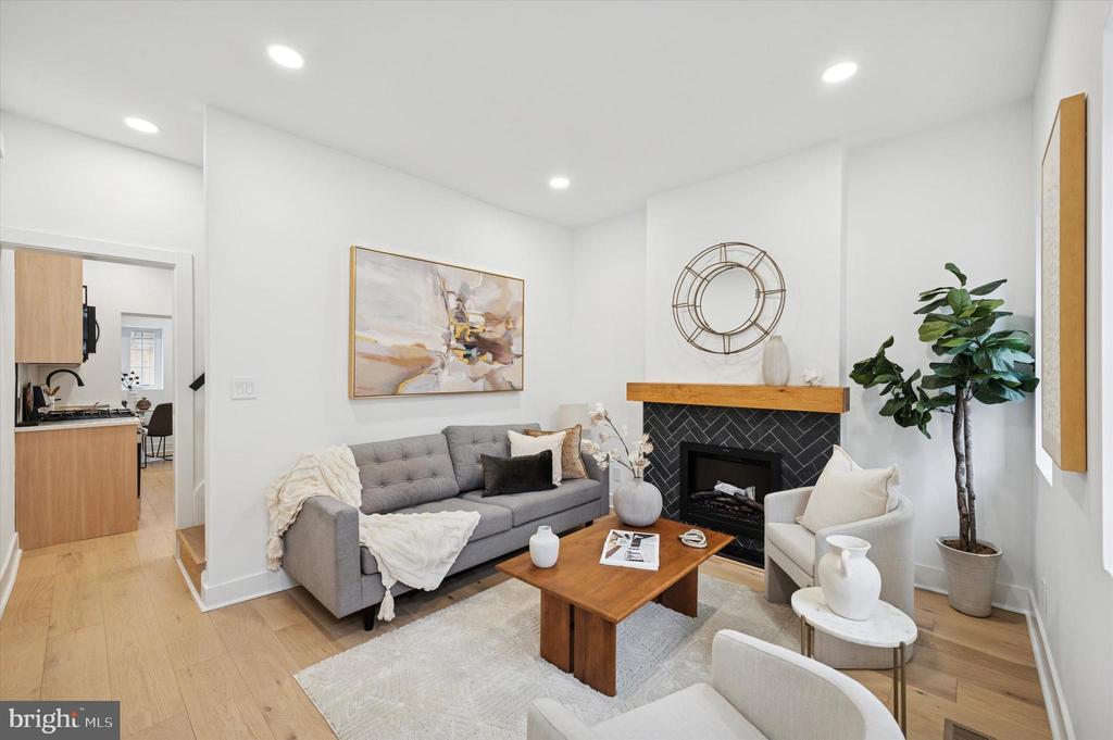 850 N UBER STREET