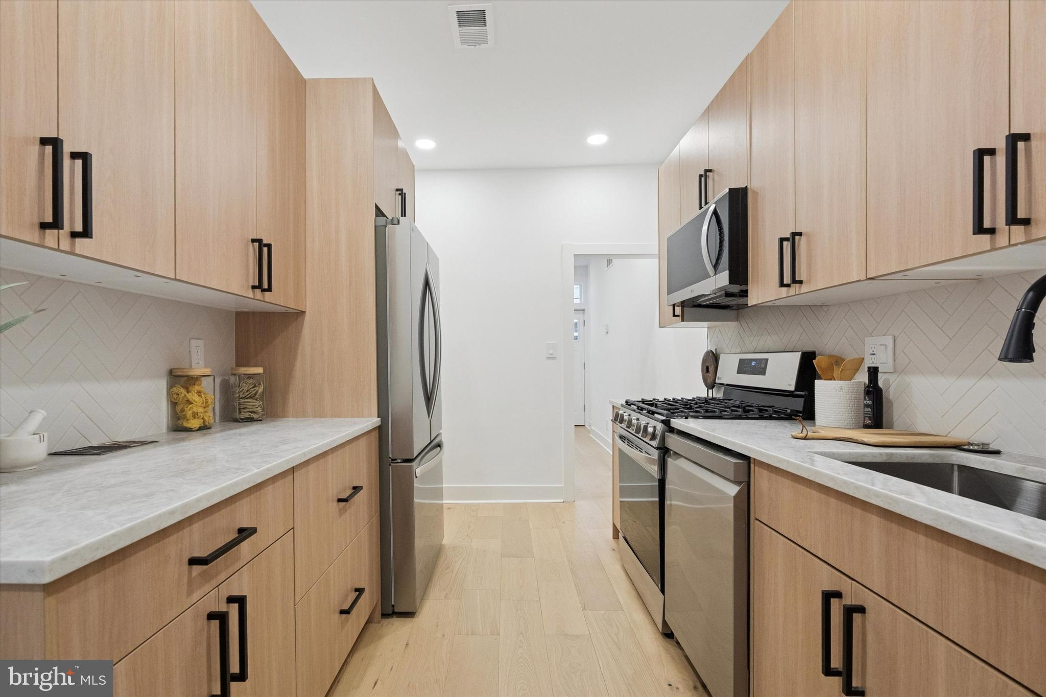 850 N UBER STREET