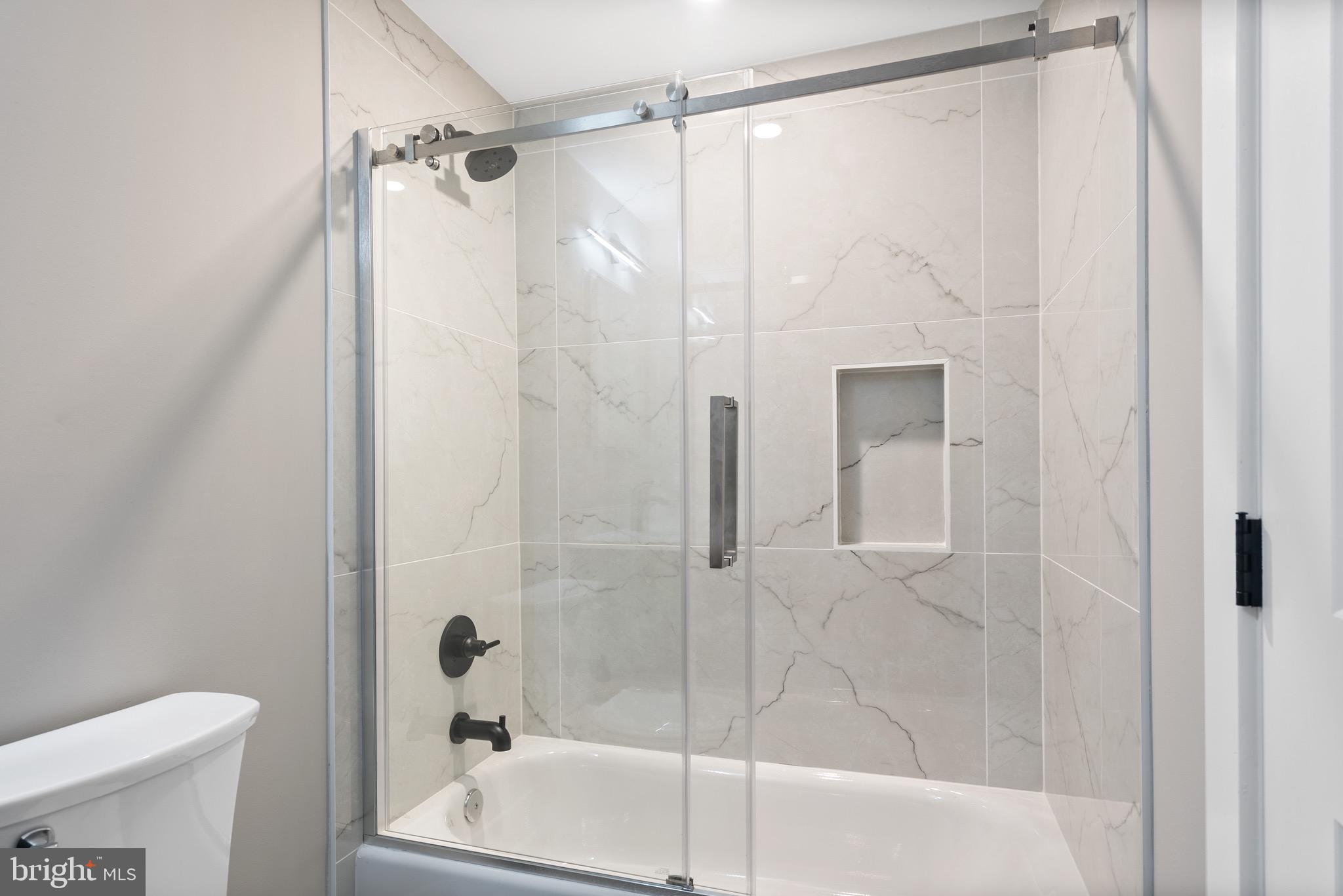 408-10 N FRONT STREET 7