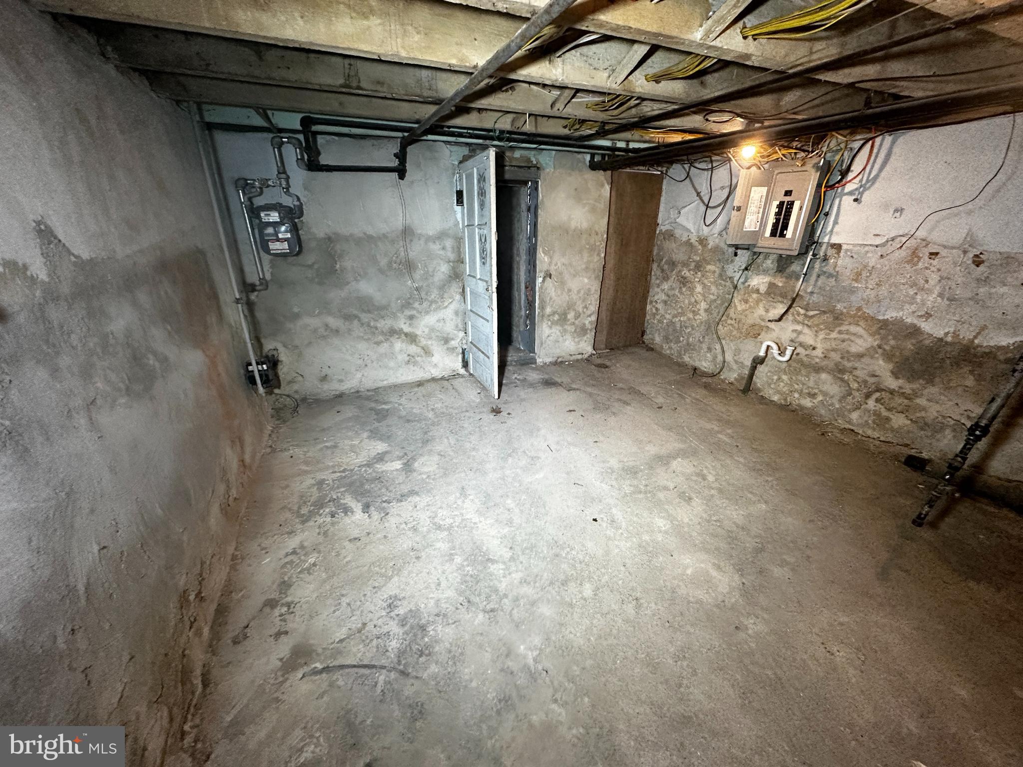 460 E MECHANIC STREET