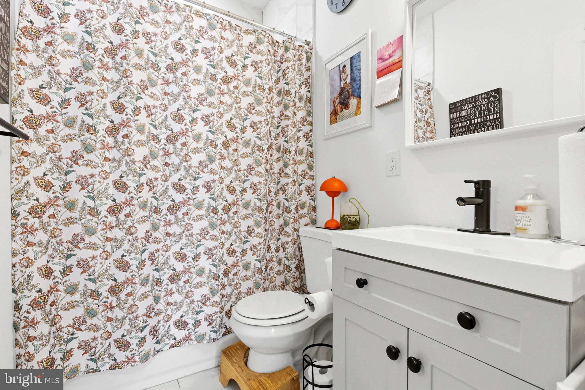 2400 GERMANTOWN AVENUE 1