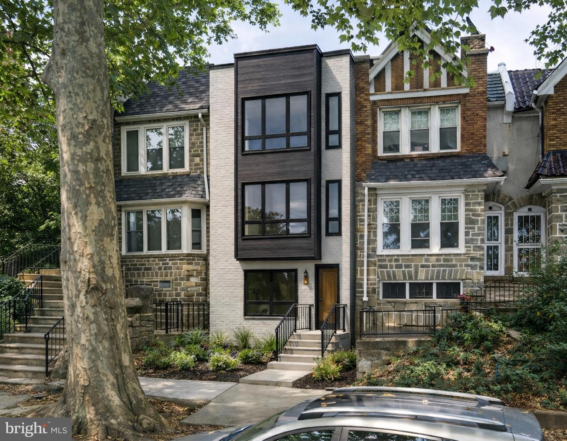 5747 WOODCREST AVENUE