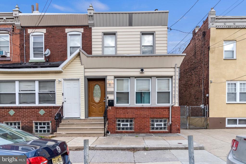 1930 E Stella St E STELLA STREET