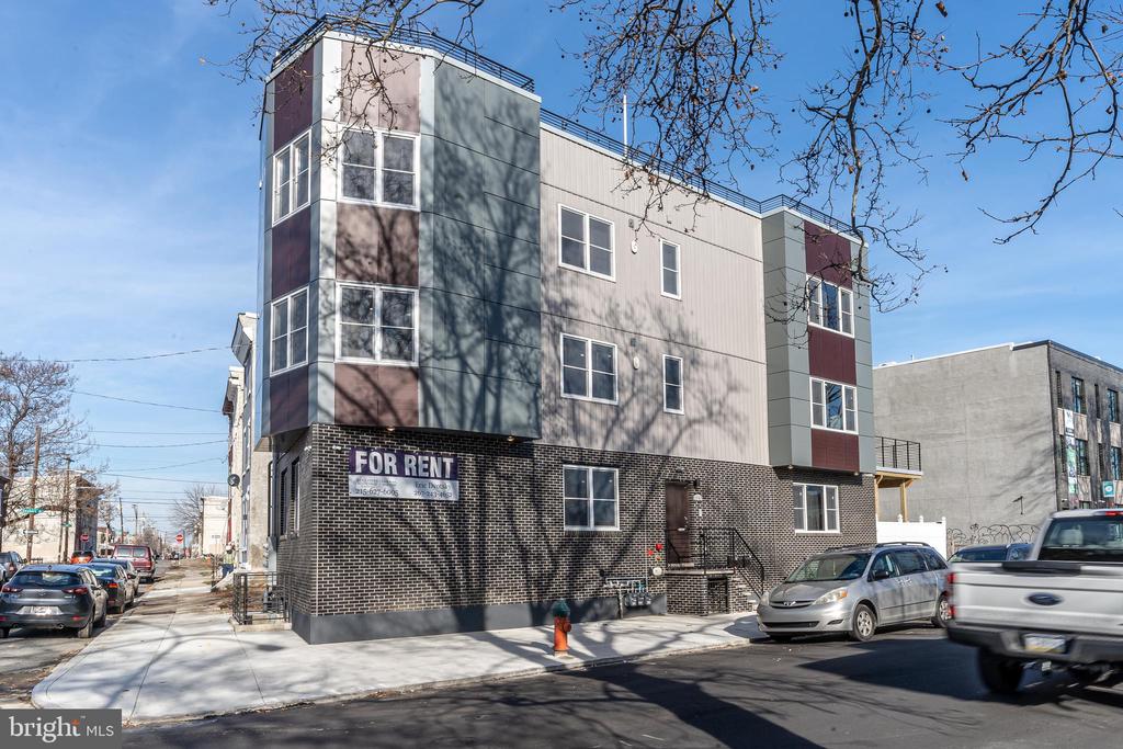 2045 N COLLEGE AVENUE A