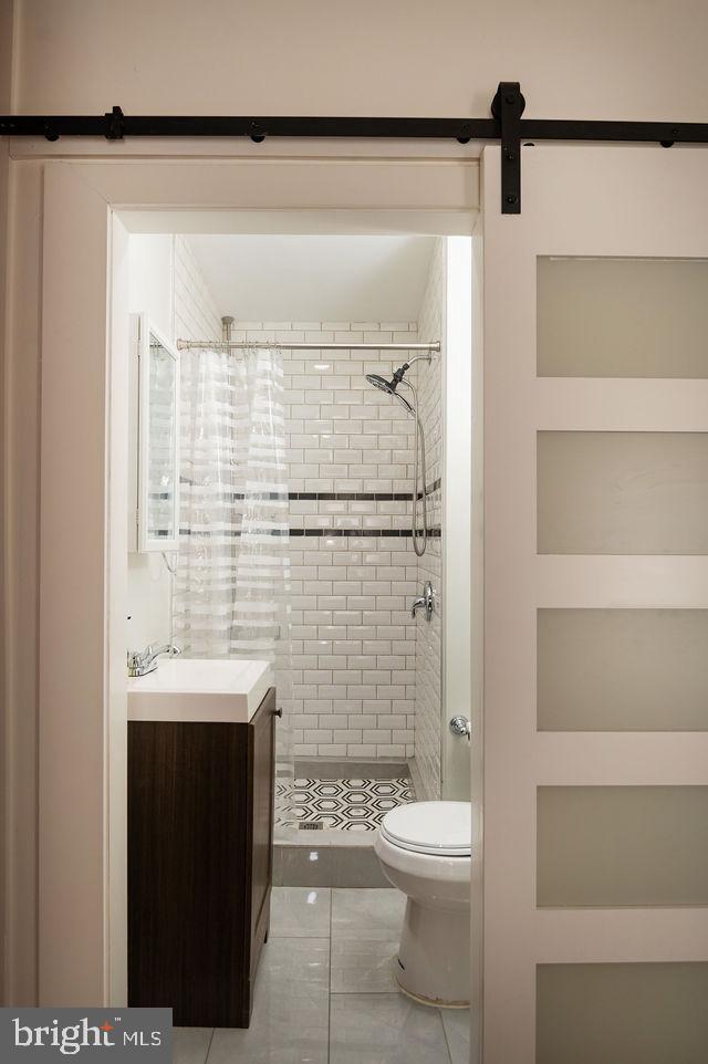 1915 N DARIEN STREET