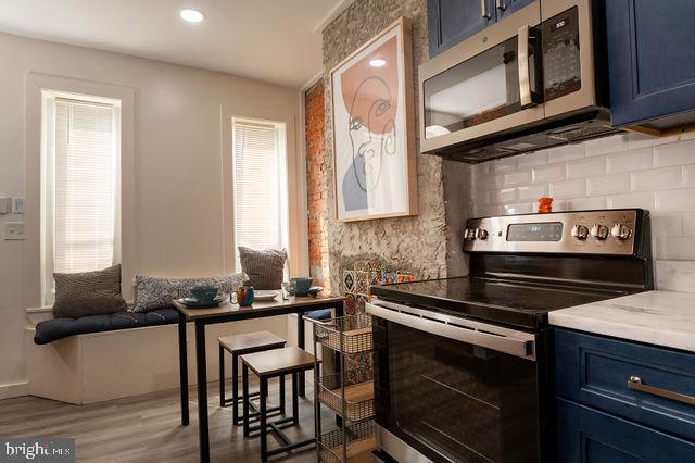 1915 N DARIEN STREET