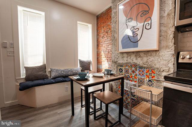 1915 N DARIEN STREET