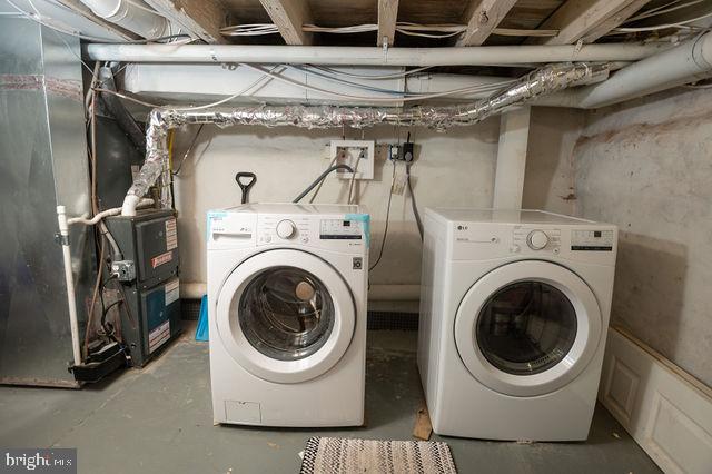 1915 N DARIEN STREET