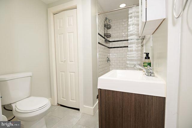 1915 N DARIEN STREET