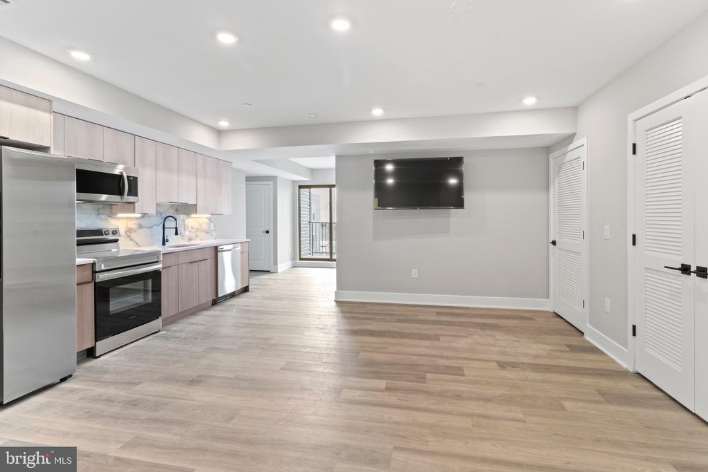 520 N 37TH STREET 3-4