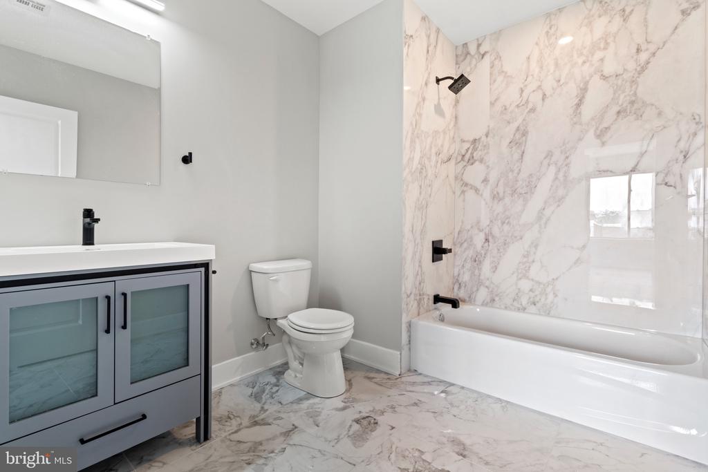 520 N 37TH STREET 3-4