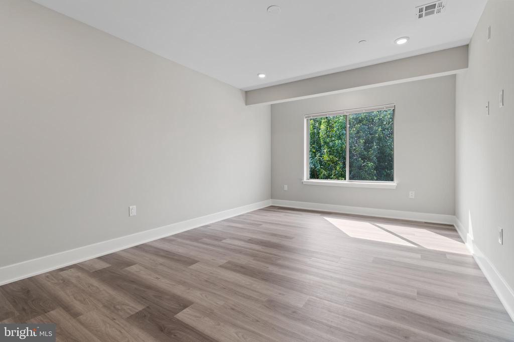 520 N 37TH STREET 32