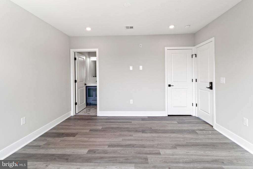 520 N 37TH STREET 32