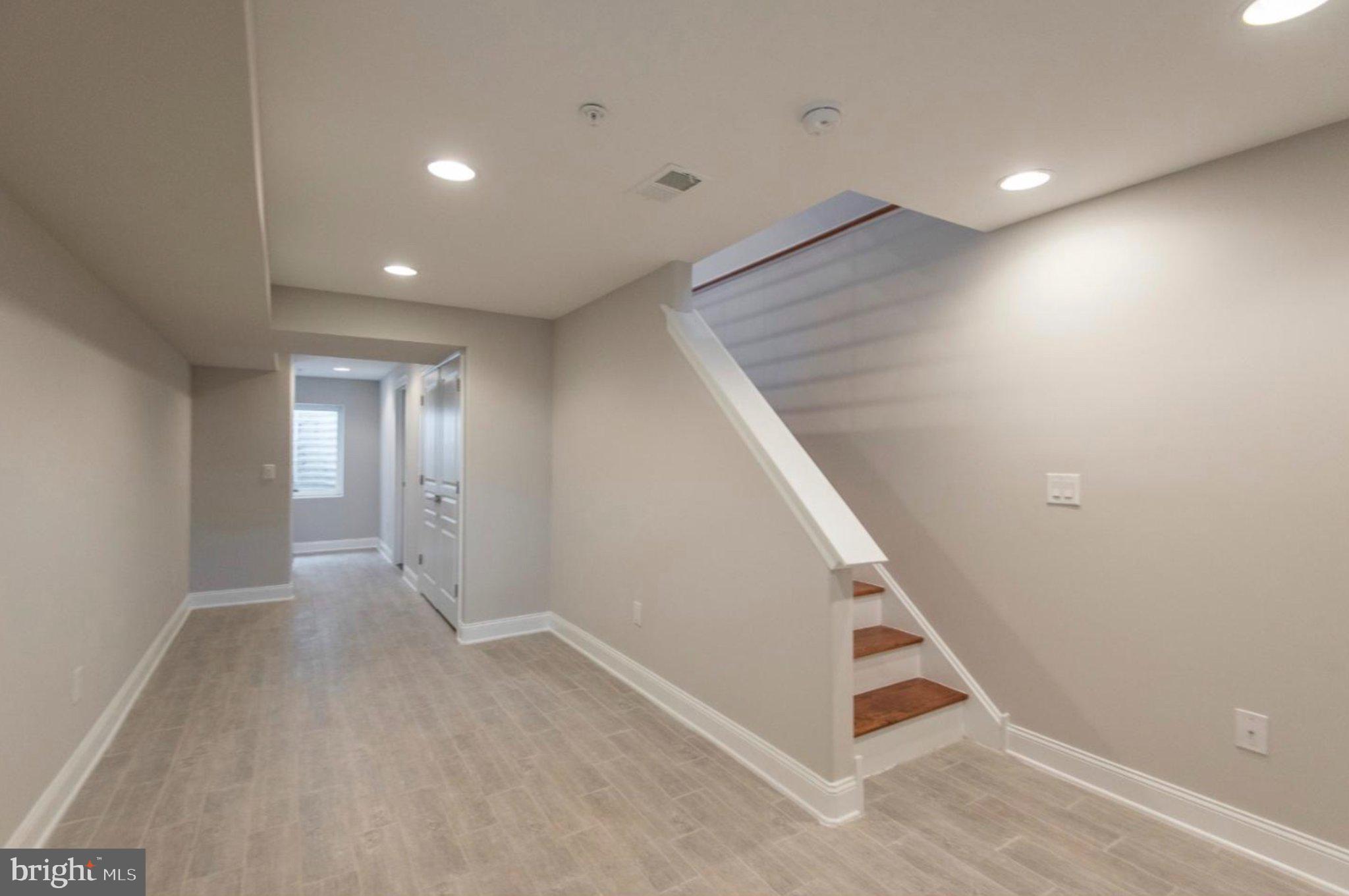 1739 W SEYBERT STREET