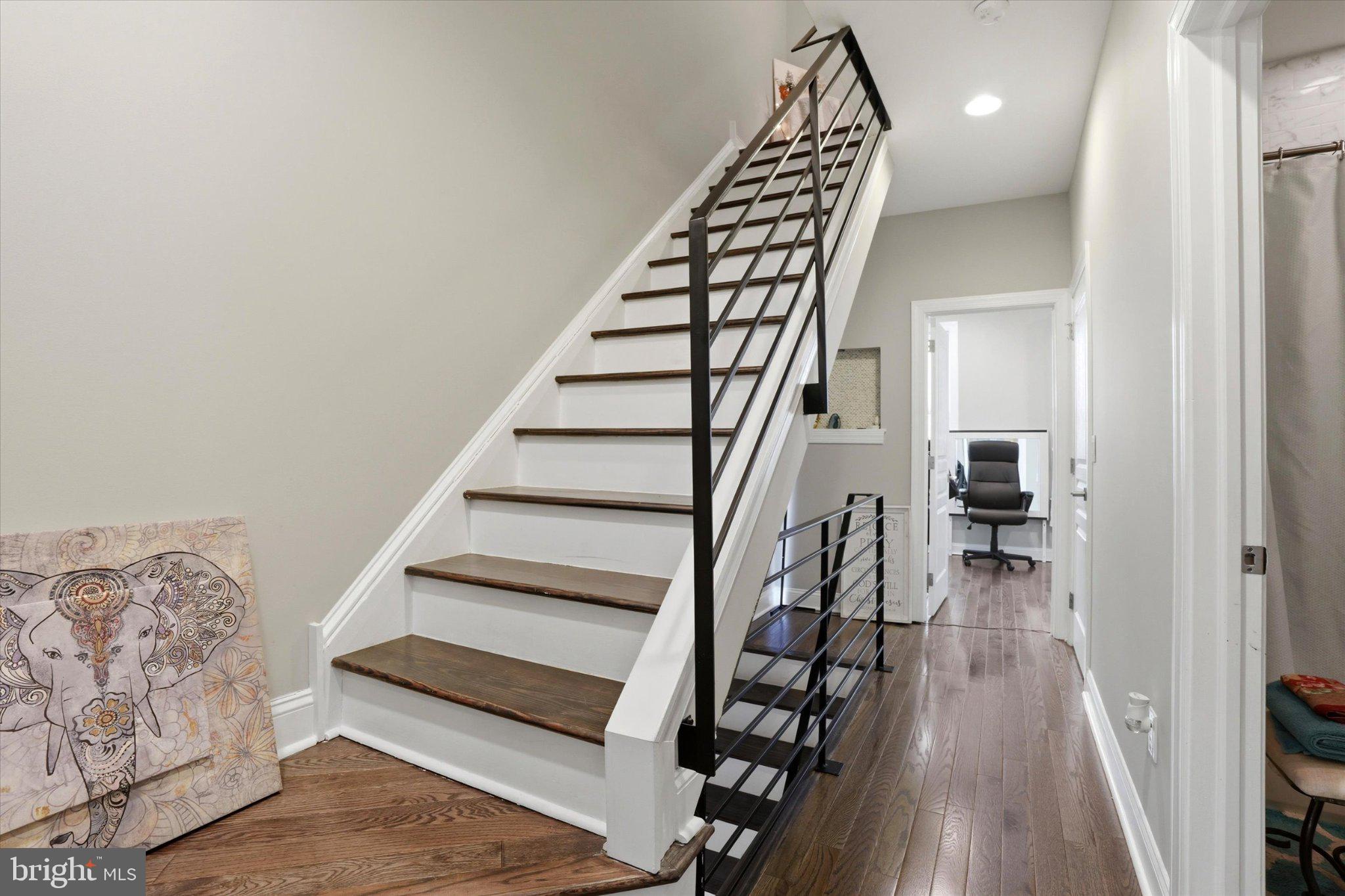 1739 W SEYBERT STREET