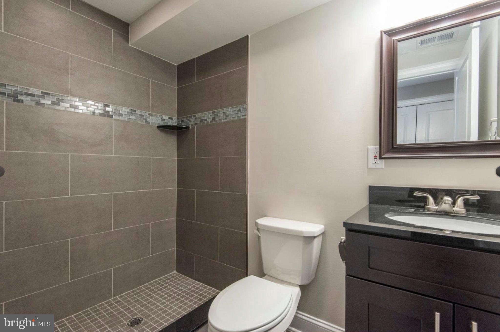 1739 W SEYBERT STREET