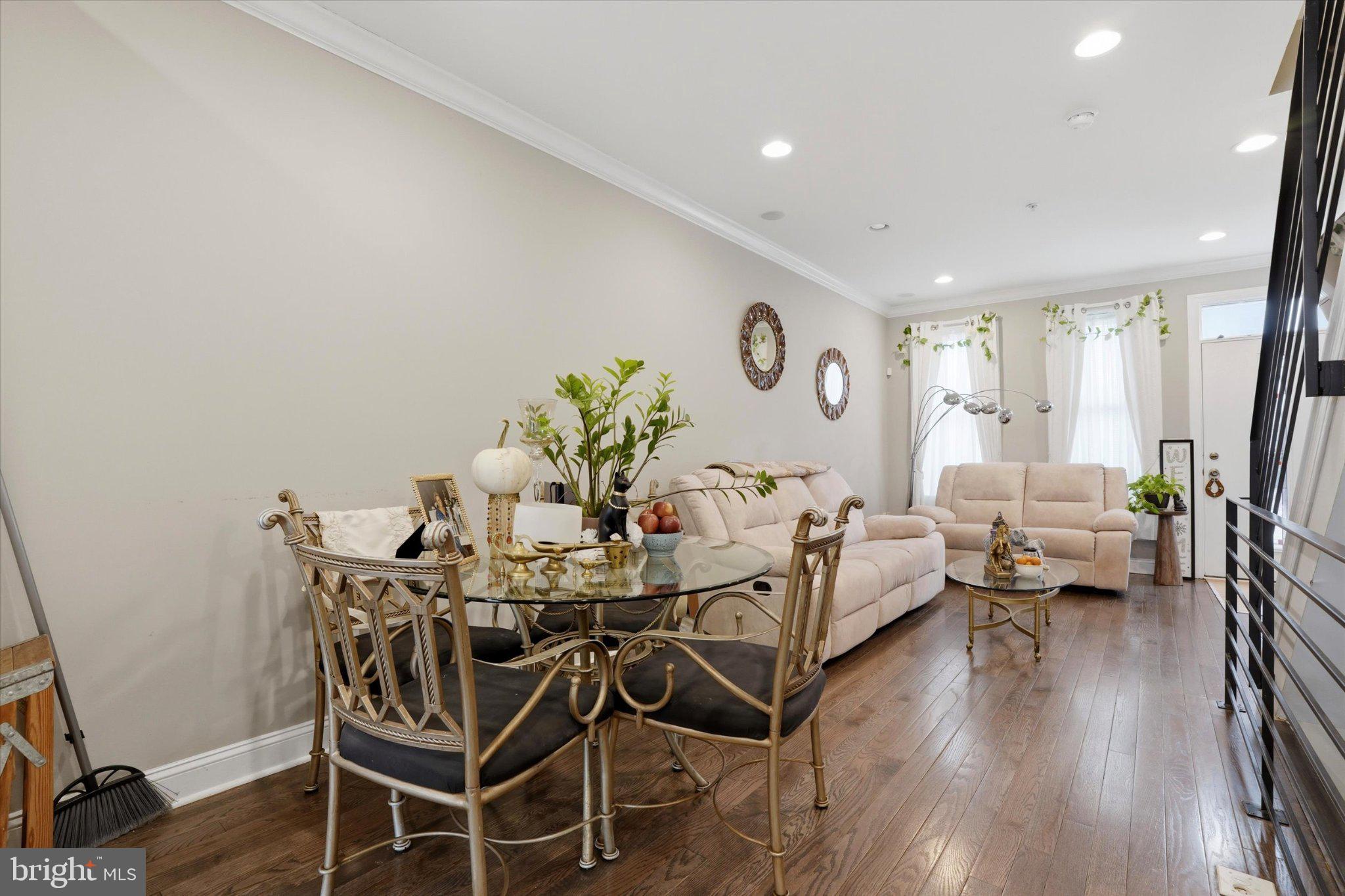 1739 W SEYBERT STREET