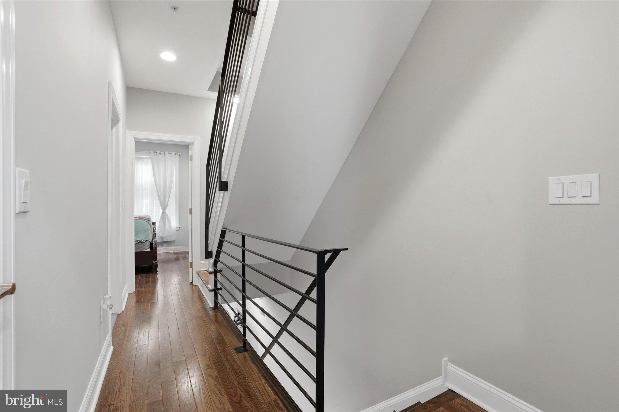 1739 W SEYBERT STREET