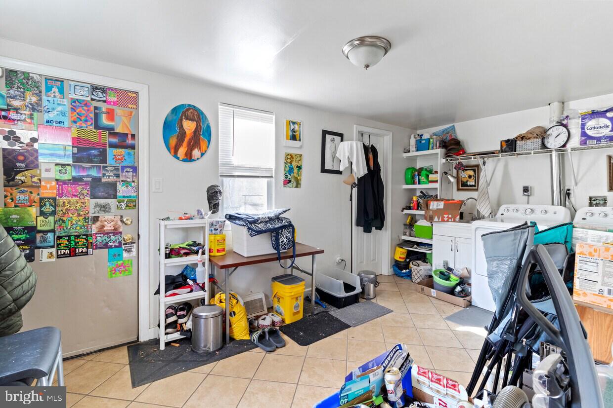 1949 E STELLA STREET