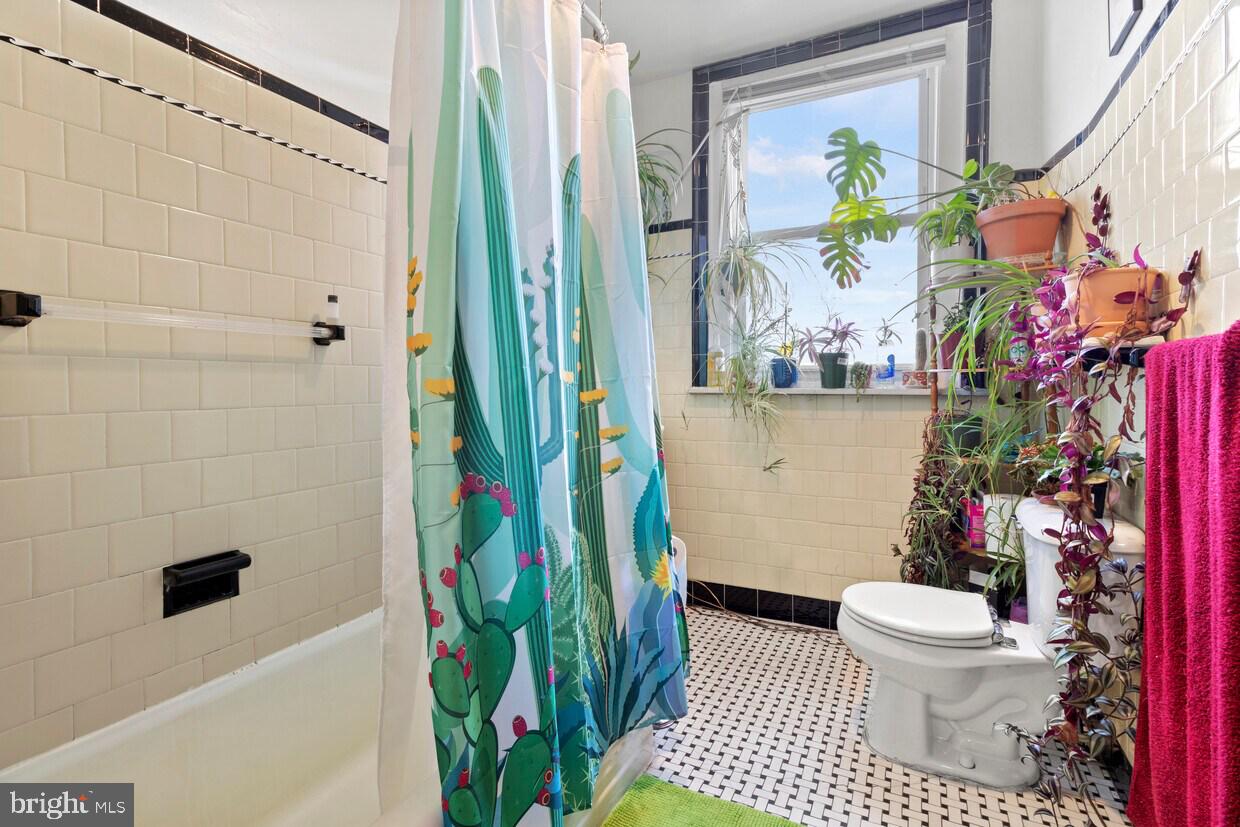 1957 E STELLA STREET