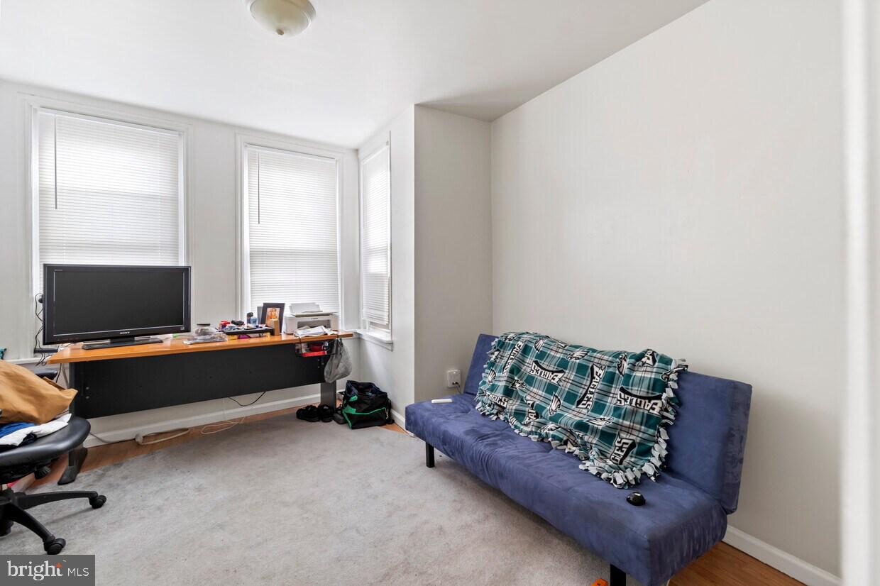 1957 E STELLA STREET