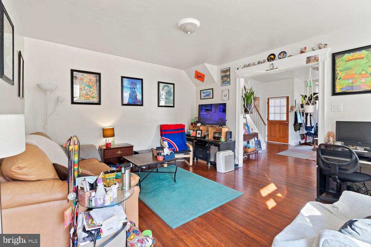 1960 E STELLA STREET
