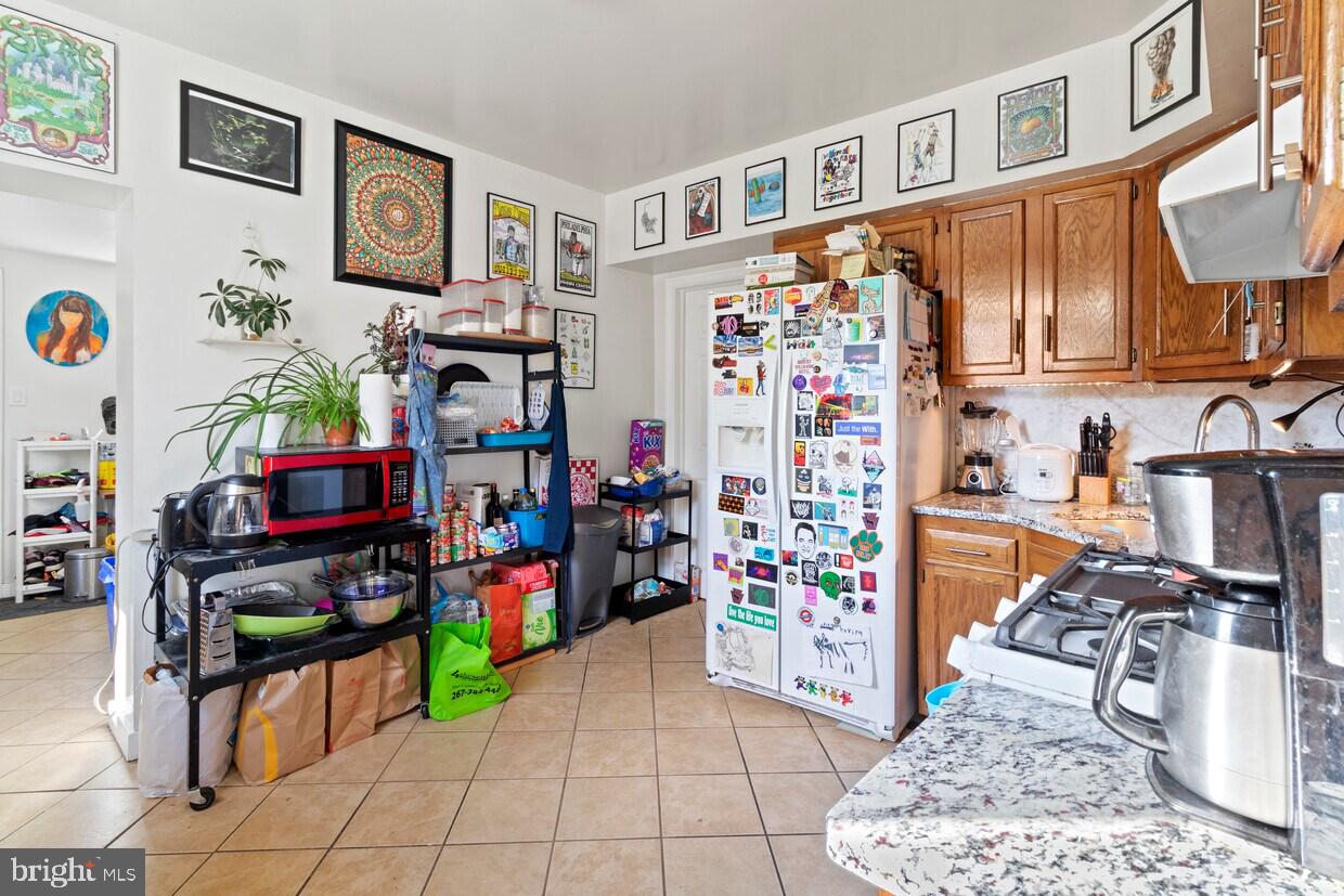 1961 E STELLA STREET