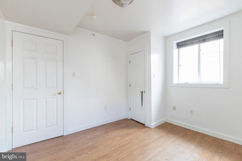 507 W GIRARD AVENUE 09 3R