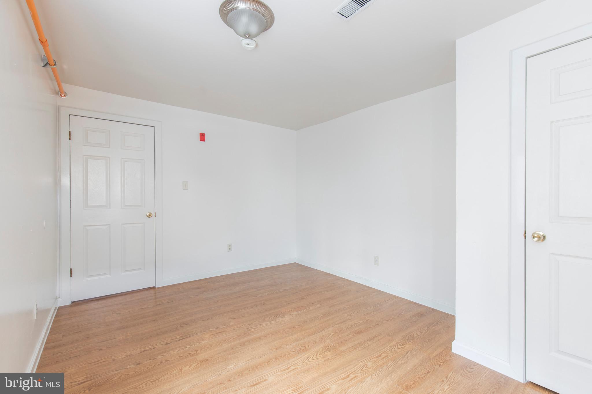 507 W GIRARD AVENUE 09 3R