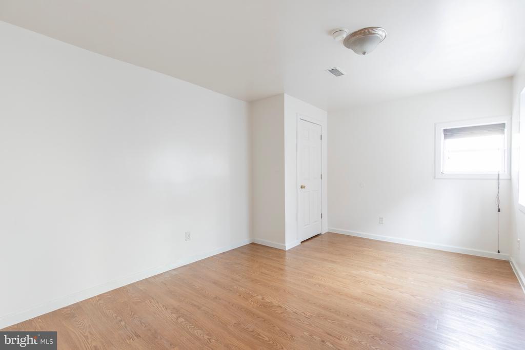 507 W GIRARD AVENUE 09 3R