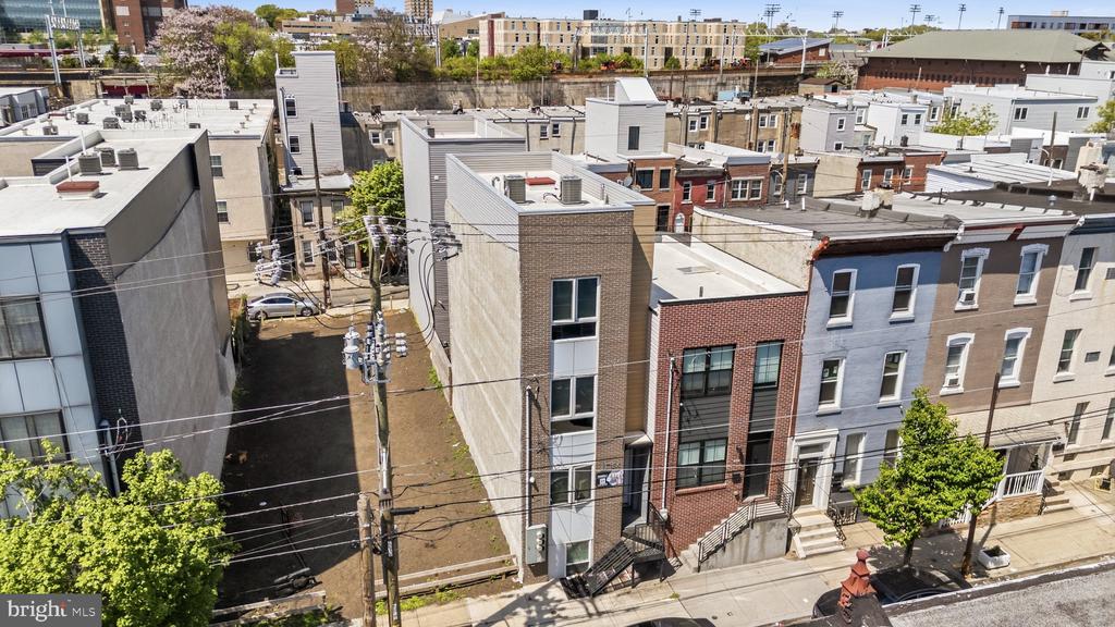 2010 N 8TH STREET