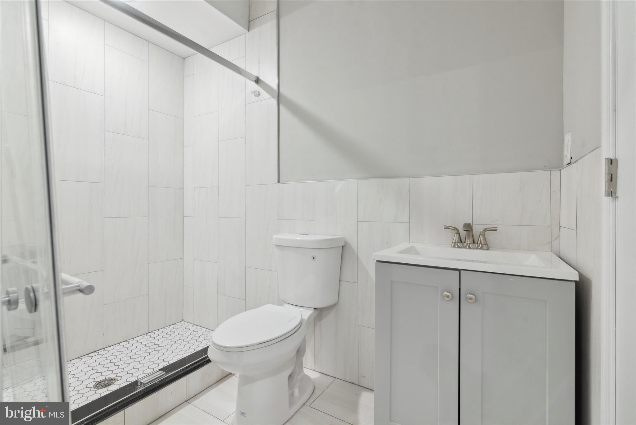 1230 N MARSHALL STREET