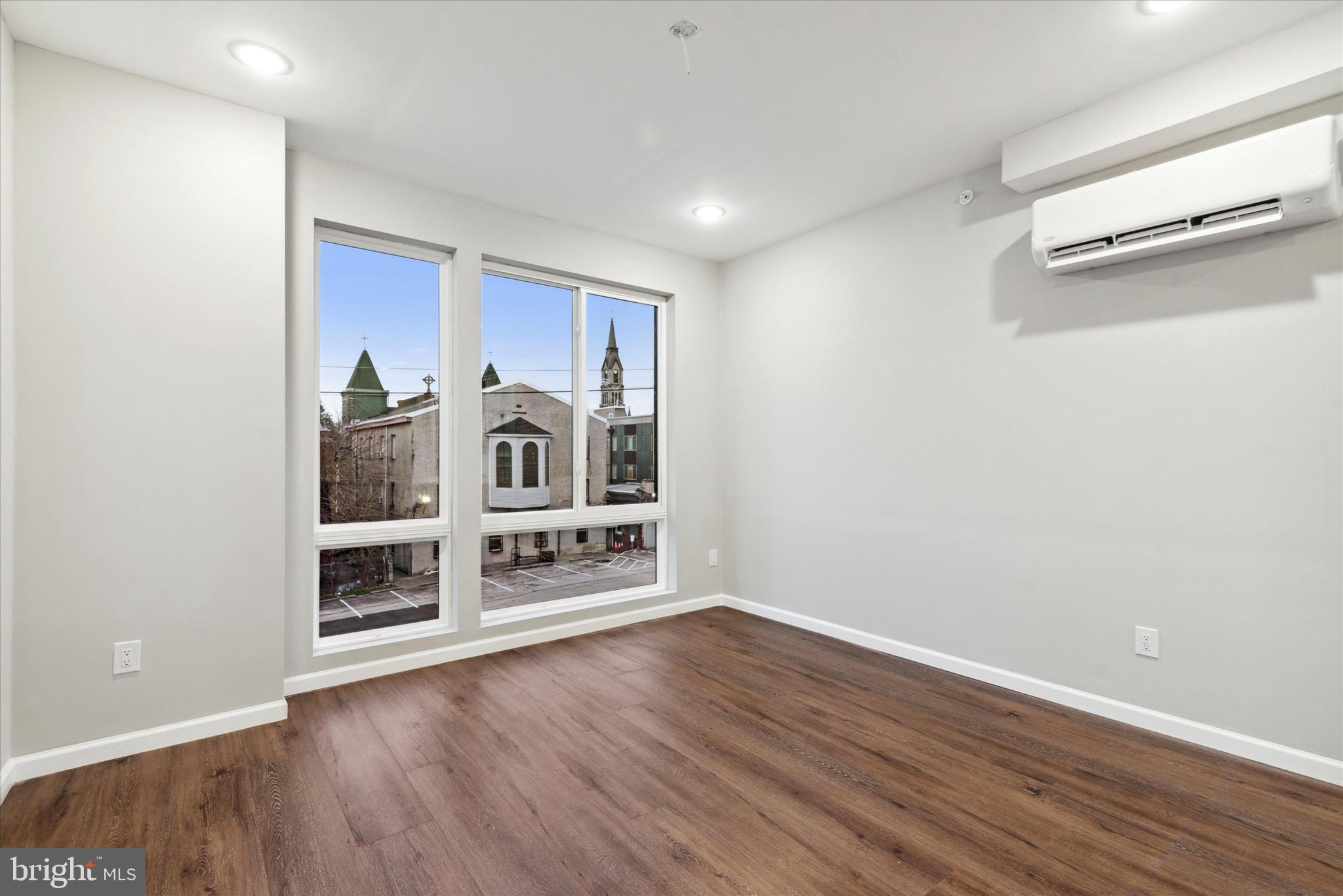 1230 N MARSHALL STREET