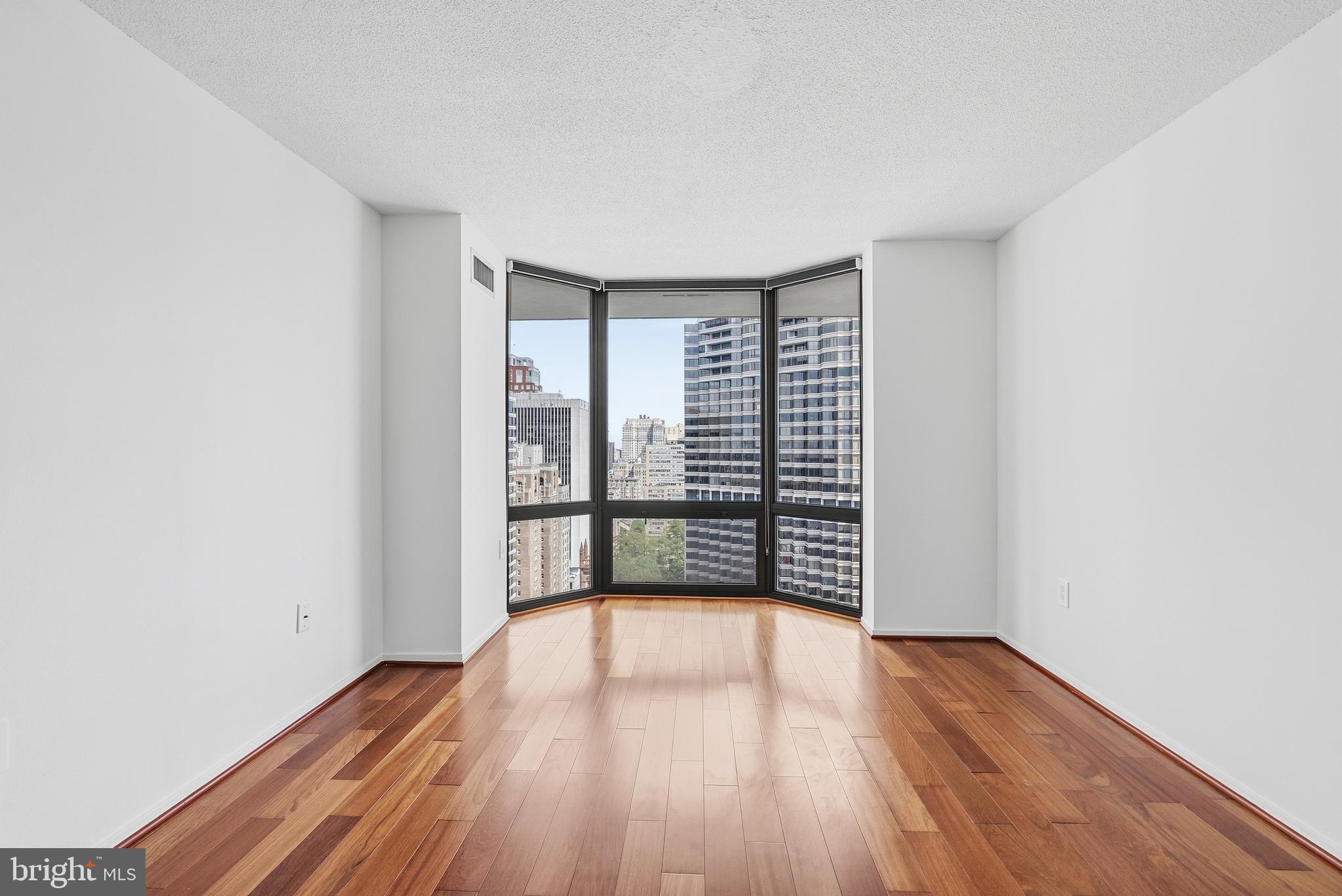 2020 WALNUT STREET 29D