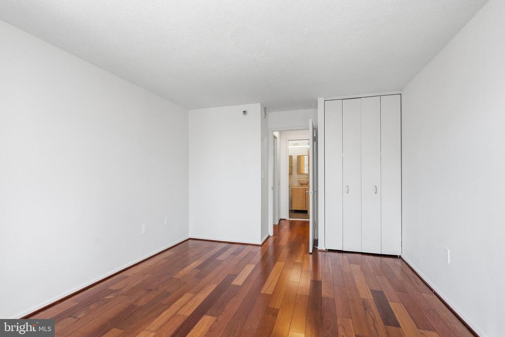 2020 WALNUT STREET 29D