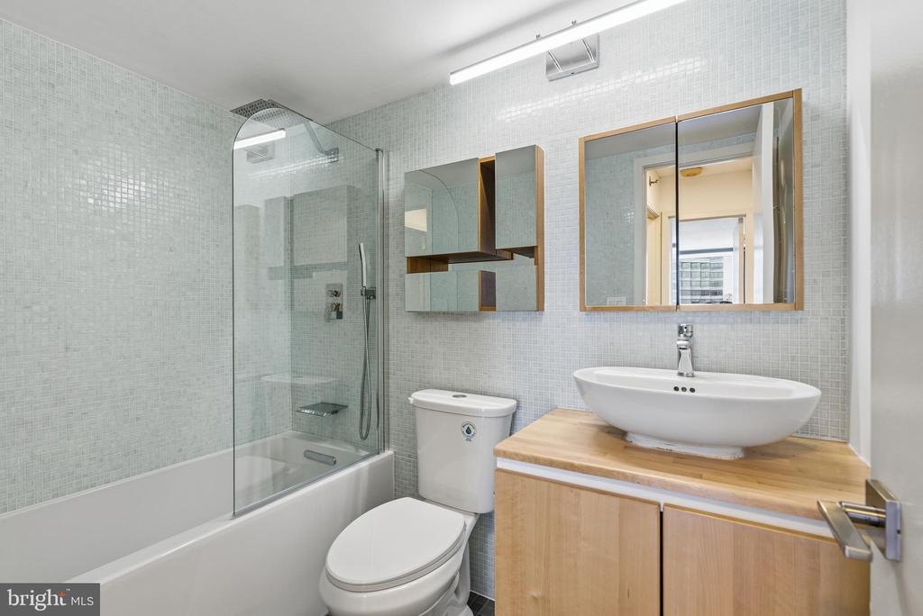 2020 WALNUT STREET 29D