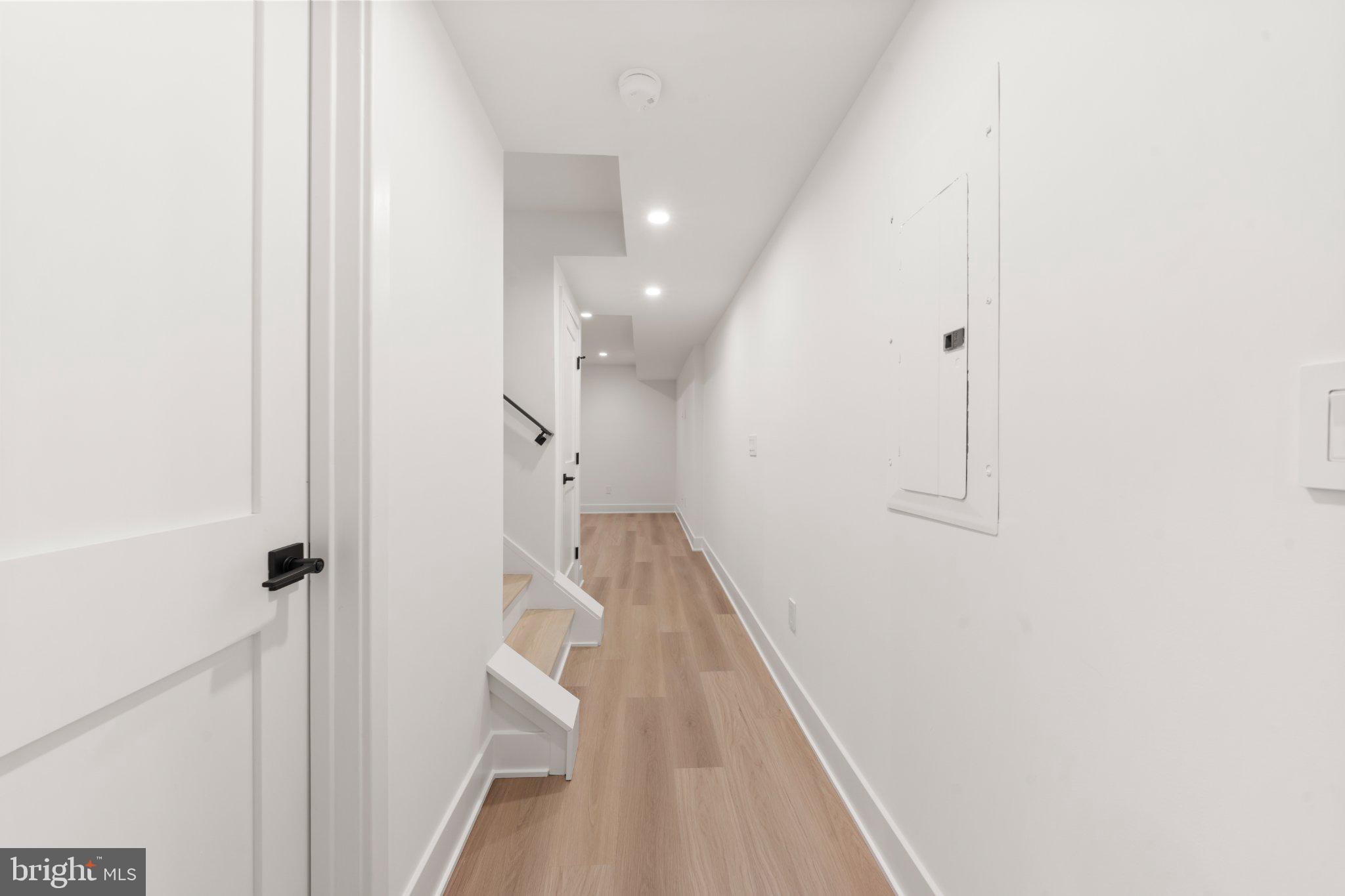 2121 E SERGEANT STREET