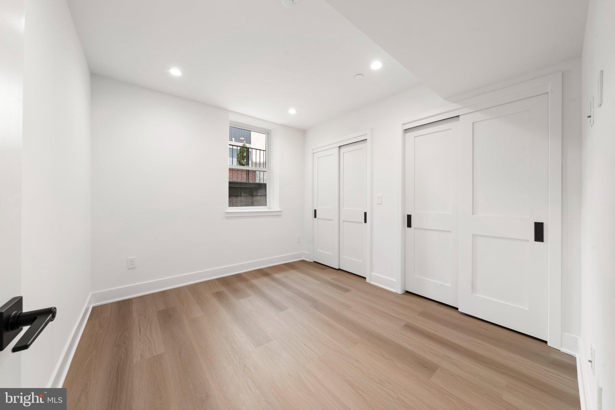 2121 E SERGEANT STREET
