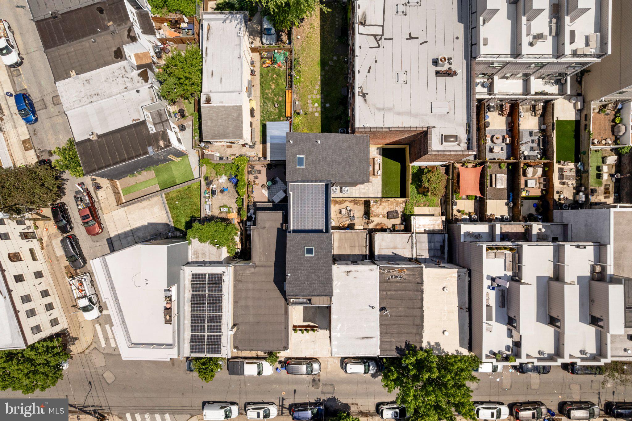 2121 E SERGEANT STREET