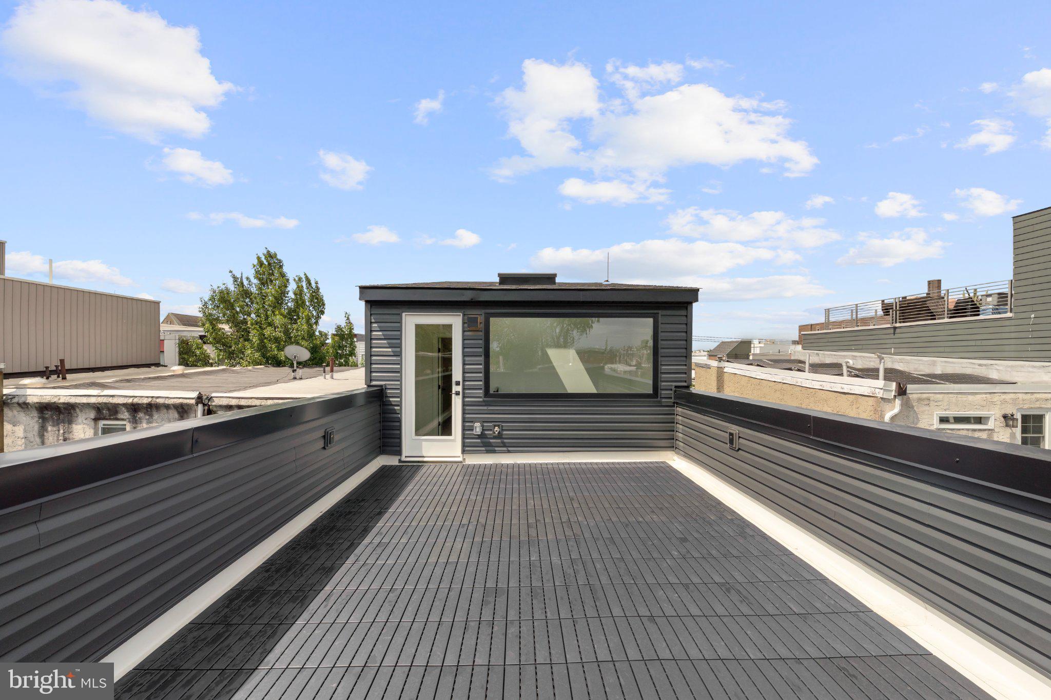 2121 E SERGEANT STREET