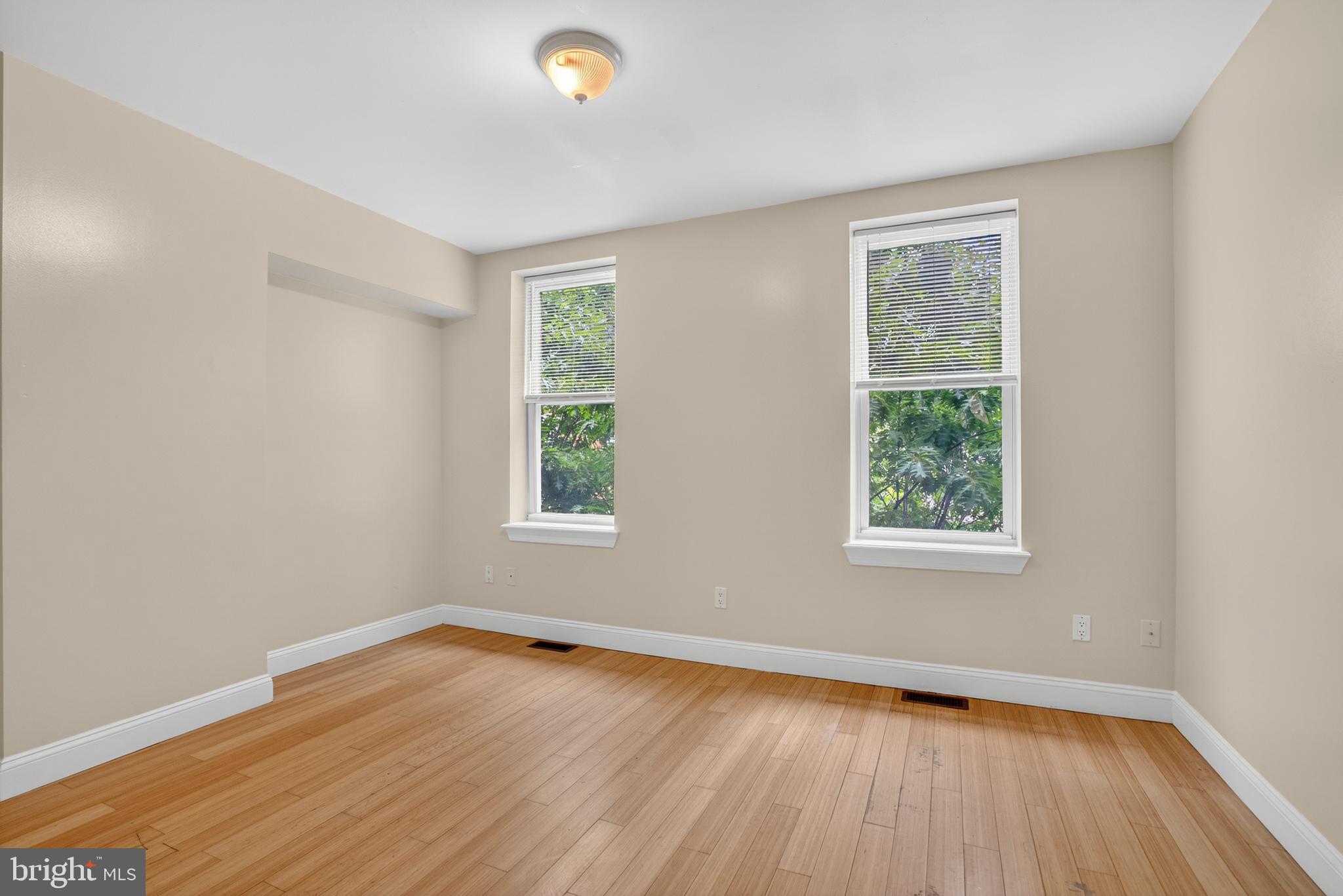 1953 E STELLA STREET